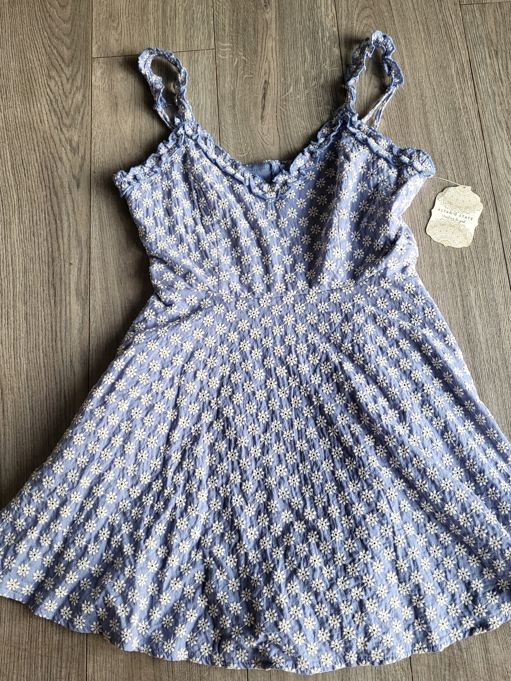 Altar'd State Daisy Embroidered Size S Mini Dress Periwinkle Blue Chambray NWT!!